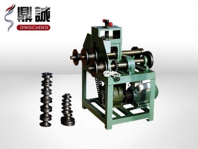 點擊查看詳細(xì)信息<br>標(biāo)題：立式多功能滾動式彎管機 閱讀次數(shù)：5235